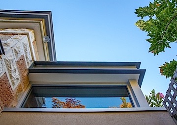 Bathroom and exterior stone cladding at Parkside S.A.